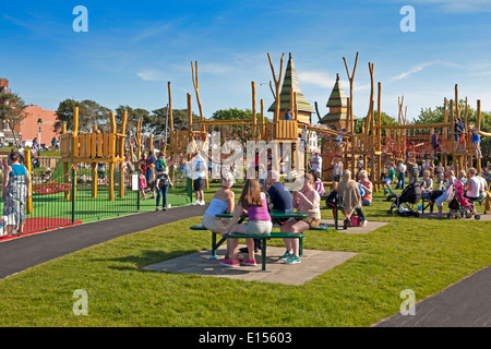 Aire de jeu pour les Kings Gardens Lac Marine Southport, Merseyside Banque D'Images