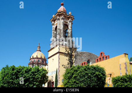 Clocher et Dome Templo de la Concepcion San Miguel de Allende Mexique Banque D'Images