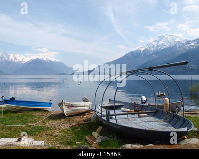 Lac de Côme, Italie : des images sur le bord du lac entre Dongo et Gravedona Banque D'Images