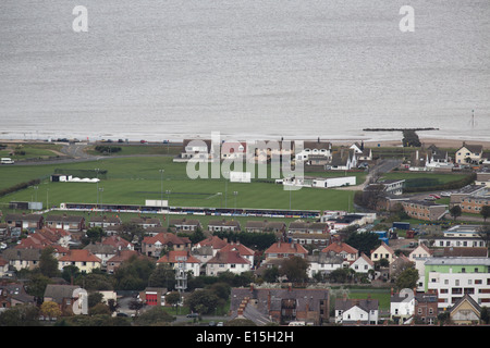 Jardins Bastion pendant la première moitié de l'adéquation entre la ville et les visiteurs de Prestatyn Town Port Talbot, Welsh Premier League. Banque D'Images