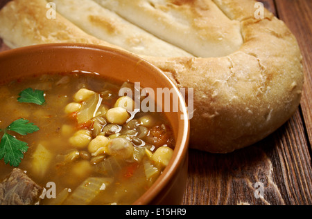 Traditionnelle soupe marocaine - harira, la soupe traditionnelle berbère du Maroc Banque D'Images