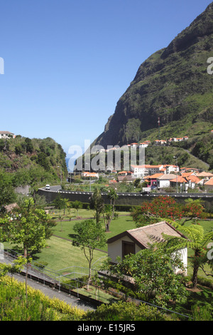 Paysage près de Sao Vicente sur la côte nord de Madère Banque D'Images