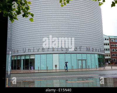 Place de l'université qui est pour des conférences, des conférences, et un centre de visiteurs, Oxford Street, Manchester, Royaume-Uni. Banque D'Images