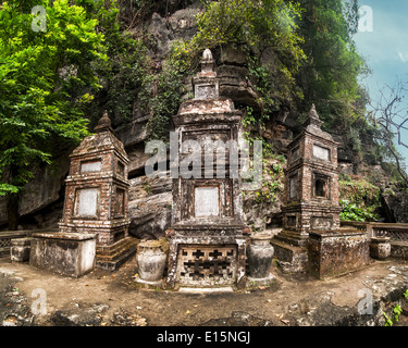 L'ancienne pagode bouddhiste grottes Bich Dong. Ninh Binh, Vietnam travel destination Banque D'Images