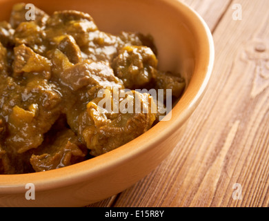 Boeuf au curry indien avec du riz basmati Banque D'Images