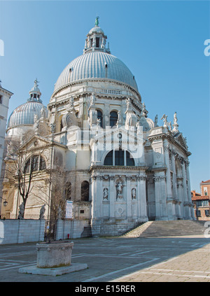 Venise - Santa Maria della Salute Eglise dans la lumière du matin Banque D'Images