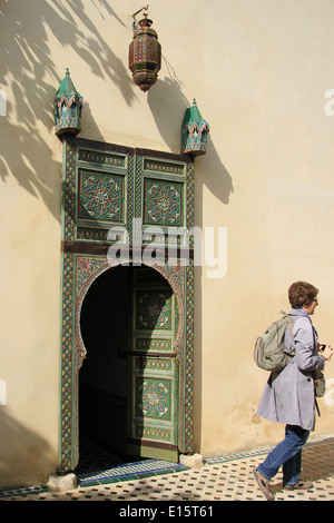 Porte ouvragée à Marrakech Maroc Banque D'Images