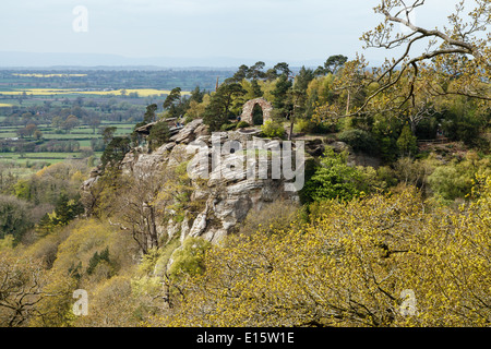 Vue vers la colline de grotte, Hawkstone Park Follies, Weston-under-Redcastle, Shropshire Banque D'Images