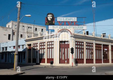 Billboard de Che Guevara, Jose Marti Plaza, Cienfuegos, Cuba. Banque D'Images