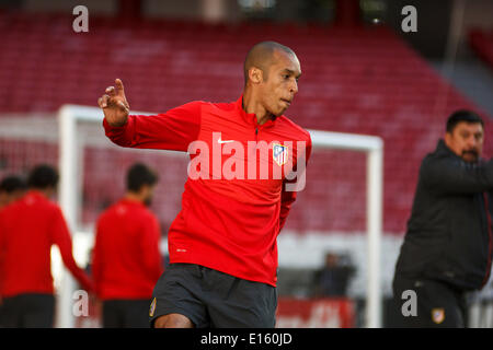 Atlético de Madrid defender Miranda (23), au cours de l'Atlético de Madrid ouvrir session de formation au stade de la Luz à Lisbonne, Portugal. Le Real Madrid et l'Atlético de Madrid conteste la finale de la Ligue des Champions le samedi 24 mai, 2014. Banque D'Images