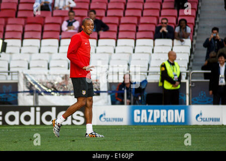 Atlético de Madrid defender Miranda (23), au cours de l'Atlético de Madrid ouvrir session de formation au stade de la Luz à Lisbonne, Portugal. Le Real Madrid et l'Atlético de Madrid conteste la finale de la Ligue des Champions le samedi 24 mai, 2014. Banque D'Images