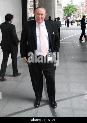 Londres, Royaume-Uni, 23 mai 2014. Andrew Neil vu arriver au bâtiment de la BBC à Londres, Royaume-Uni Banque D'Images