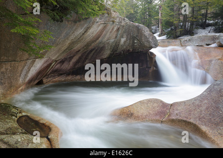 'Le bassin' dans Franconia Notch State Park de Lincoln, New Hampshire USA pendant les mois de printemps. Banque D'Images