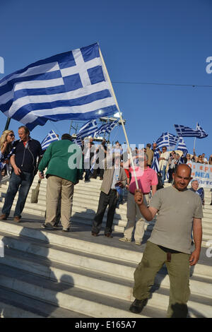 Athènes, Grèce. 23 mai, 2014. .Le premier ministre Antonis Samaras a prononcé son message avec la nouvelle démocratie électorale Place Syntagma. La campagne s'avance sur les prochaines élections européennes et le second tour des élections. Crédit : George/Panagakis Pacific Press/Alamy Live News Banque D'Images