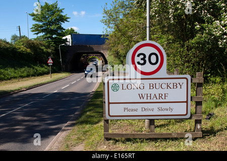 Quai Long Buckby signe, Northamptonshire, England, UK Banque D'Images