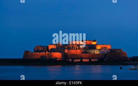 9189. St Peter Port, Castel Cornet par nuit, Guernsey, Channel Islands, Royaume-Uni, Europe Banque D'Images