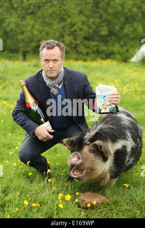 Hay-on-Wye, au Pays de Galles, Royaume-Uni. 24 mai, 2014. Sur la photo : Edward St Aubyn qui a gagné le 15ème Prix de Bollinger Everyman Wodehouse Comic Fiction, avec son roman perdu pour des mots, une satire sur les prix littéraires. Re : le Telegraph Hay Festival, Hay on Wye, Powys, Pays de Galles, Royaume-Uni. Banque D'Images