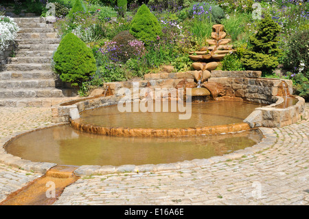 Piscine Jardins Vale Vesica Calice de Somerset Glastonbury Avalon England UK GO Banque D'Images