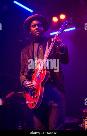 Milan Italie. 23 mai 2014. Le guitariste de blues-rock américain et lauréat des Grammy Awards Gary CLARK JR. exécute live au Magazzini Generali Crédit : Rodolfo Sassano/Alamy Live News Banque D'Images