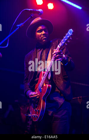 Milan Italie. 23 mai 2014. Le guitariste de blues-rock américain et lauréat des Grammy Awards Gary CLARK JR. exécute live au Magazzini Generali Crédit : Rodolfo Sassano/Alamy Live News Banque D'Images