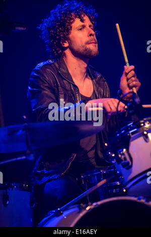 Milan Italie. 23 mai 2014. Le guitariste de blues-rock américain et lauréat des Grammy Awards Gary CLARK JR. exécute live au Magazzini Generali Crédit : Rodolfo Sassano/Alamy Live News Banque D'Images