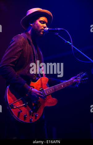 Milan Italie. 23 mai 2014. Le guitariste de blues-rock américain et lauréat des Grammy Awards Gary CLARK JR. exécute live au Magazzini Generali Crédit : Rodolfo Sassano/Alamy Live News Banque D'Images