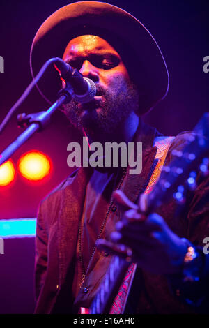 Milan Italie. 23 mai 2014. Le guitariste de blues-rock américain et lauréat des Grammy Awards Gary CLARK JR. exécute live au Magazzini Generali Crédit : Rodolfo Sassano/Alamy Live News Banque D'Images