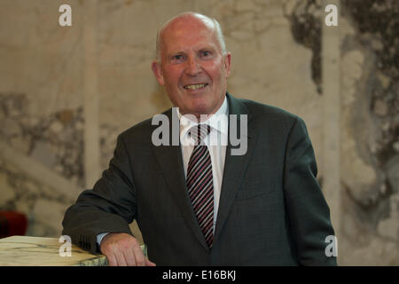 Belfast, Royaume-Uni 23 Mai 2014 Ex Maire de Belfast Jim Rodgers OBE du Parti unioniste de l'Ulster lors des élections locales à Belfast Crédit : Bonzo/Alamy Live News Banque D'Images