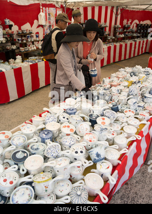 Porcelaine Arita, juste tenu plus de la Golden Week, à Arita, Préfecture de Saga au Japon. Banque D'Images