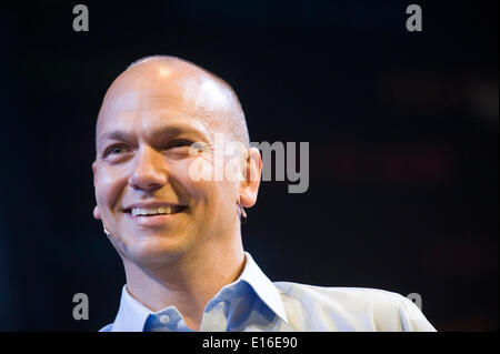 Tony Fadell, créateur de l'iPod, parlant sur scène à Hay Festival 2014 ©Jeff Morgan Banque D'Images