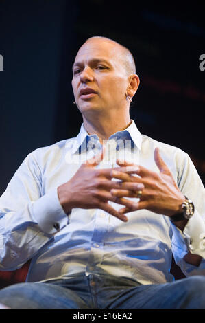 Tony Fadell, créateur de l'iPod, parlant sur scène à Hay Festival 2014 ©Jeff Morgan Banque D'Images