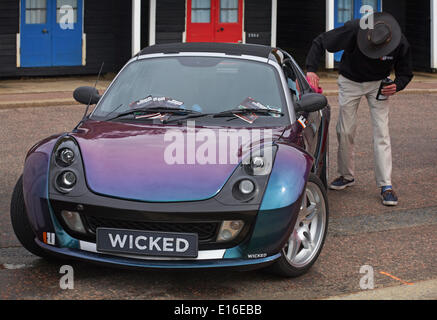 Wicked caméléon flip paint Smart roadster car exposé au tout premier festival de roues de Bournemouth à Bournemouth, Dorset Royaume-Uni en mai. Crédit : Carolyn Jenkins/Alamy Live News Banque D'Images
