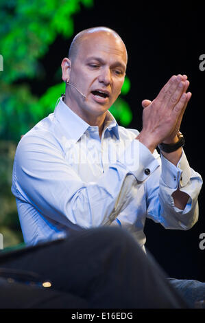 Tony Fadell, créateur de l'iPod, parlant sur scène à Hay Festival 2014 ©Jeff Morgan Banque D'Images