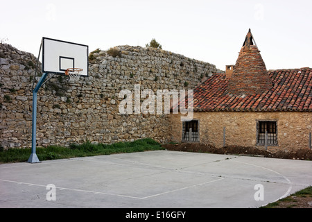 Calatañazor soria Espagne Castille et Leon ville pueblo vieux village de pierre en bois bois pauvres authentique Banque D'Images