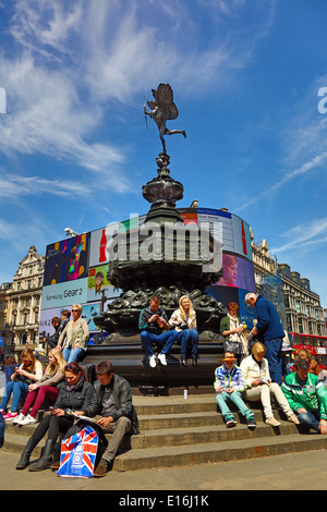 La Statue d'Eros dans Piccadilly Circus, Londres, Angleterre Banque D'Images