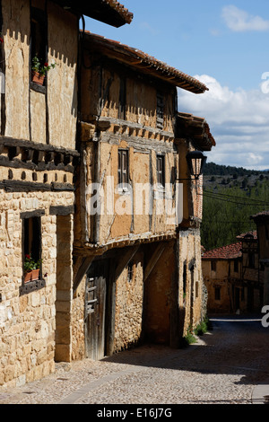 Calatañazor soria Espagne Castille et Leon ville pueblo vieux village de pierre en bois bois pauvres authentique Banque D'Images