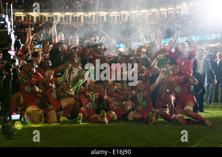 Cardiff, Pays de Galles. 24 mai, 2014. RC Toulon célèbrent leur victoire dans la finale de la H Cup entre le RC Toulon et Saracens au Millennium Stadium. Score final : RC Toulon 23-6 Saracens. Credit : Action Plus Sport/Alamy Live News Banque D'Images