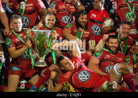 Cardiff, Pays de Galles. 24 mai, 2014. RC Toulon célèbrent leur victoire dans la finale de la H Cup entre le RC Toulon et Saracens au Millennium Stadium. Score final : RC Toulon 23-6 Saracens. Credit : Action Plus Sport/Alamy Live News Banque D'Images