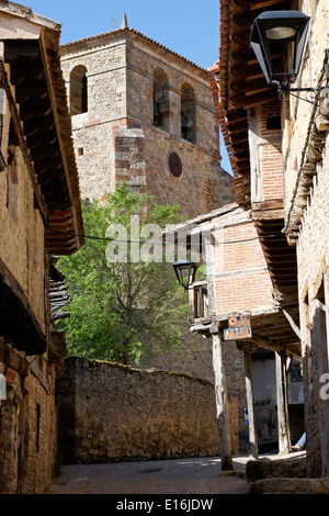 Calatañazor soria Espagne Castille et Leon ville pueblo vieux village de pierre en bois bois pauvres authentique Banque D'Images