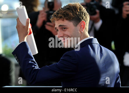 Cannes, France. 24 mai, 2014. Xavier Dolan Directeur présente le Prix du Jury du 67e Festival du Film de Cannes pour son film Maman, à Cannes, France, le 24 mai 2014. Crédit : Chen Xiaowei/Xinhua/Alamy Live News Banque D'Images