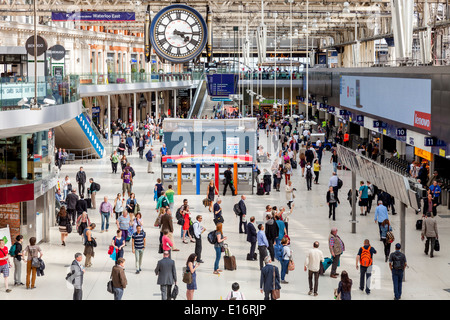 Le hall principal de la gare de Waterloo, Londres, Angleterre Banque D'Images