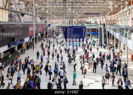 Le hall principal de la gare de Waterloo, Londres, Angleterre Banque D'Images
