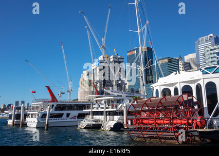 Sydney Australie,Darling Harbour,port,Passenger terminal,Barangaroo,nouveau,en,construction,site,grues,gratte-ciel,horizon de la ville,AU140311110 Banque D'Images