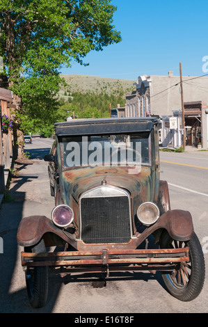 Montana, Virginia City, monument historique, 19C ville minière, antique automobile Ford Banque D'Images