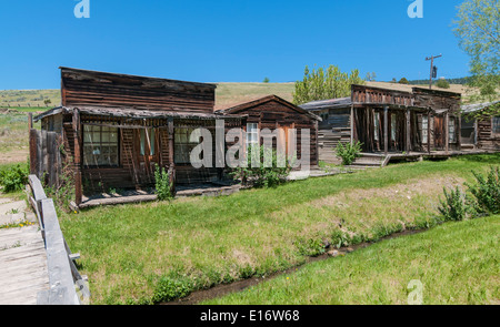 Montana, Virginia City, ville minière de l'or 19C, lumière du jour, Village tourist court est. 1946, reste de faux/unités de logement Banque D'Images