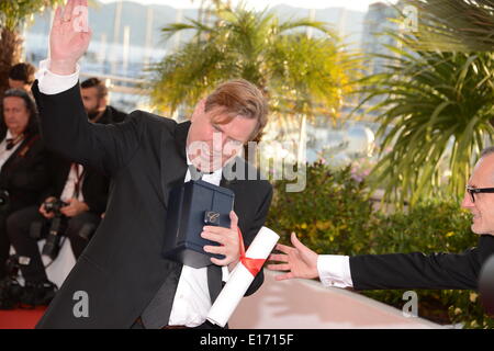 Cannes, France. 24 mai, 2014. CANNES, FRANCE - 24 mai : l'acteur Timothy Spall, lauréat du prix du meilleur acteur pour son rôle dans le film 'Mr. Turner", assiste à la Palme d'Or Winners photocall lors de la 67 e Assemblée annuelle du Festival du Film de Cannes le 24 mai 2014 à Cannes, France. Credit : Frederick Injimbert ZUMAPRESS.com/Alamy/Live News Banque D'Images