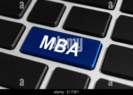 Le MBA ou maîtrise en administration des affaires bouton bleu sur le clavier, le concept des affaires Banque D'Images