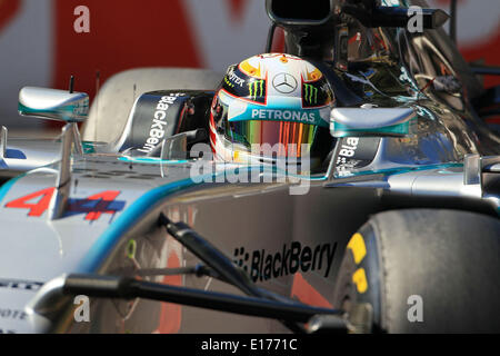 Monte Carlo, Monaco. 25 mai, 2014. F1 Grand Prix de Monaco. Lewis Hamilton conduit sa Mercedes AMG Petronas F1 W05 à la deuxième place derrière son coéquipier Nico Rosberg : Action Crédit Plus Sport/Alamy Live News Banque D'Images