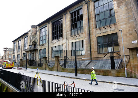 167 Renfrew Street, Glasgow, Écosse, Royaume-Uni, dimanche 25 mai 2014. Après l'incendie à l'école d'art de Glasgow conçue par Charles Rennie Mackintosh dans le centre-ville, des travaux sont en cours pour évaluer l'étendue des dommages Banque D'Images