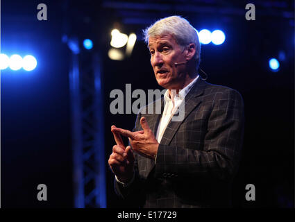 Hay-on-Wye, au Royaume-Uni. 25 mai, 2014. Photo : ex-présentateur de la BBC Jeremy Paxman. Re : Le Hay Festival, Hay on Wye, Powys, Pays de Galles, Royaume-Uni. Credit : D Legakis/Alamy Live News Banque D'Images